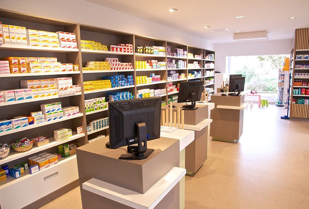 Vue d'une pharmacie après aménagement intérieur par ArchiPharma